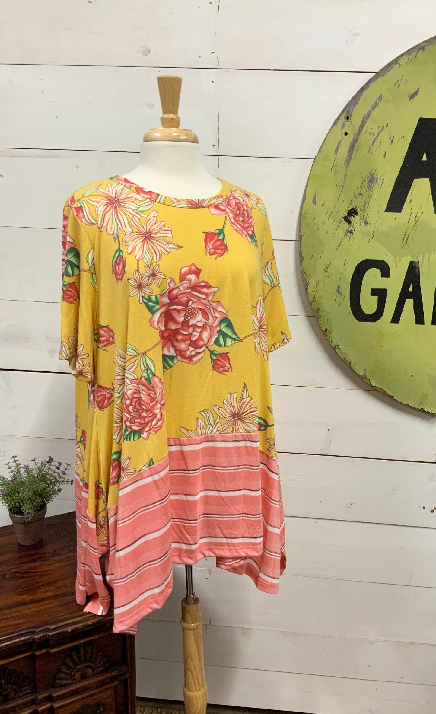 Sunny Days Top - The Desert Paintbrush