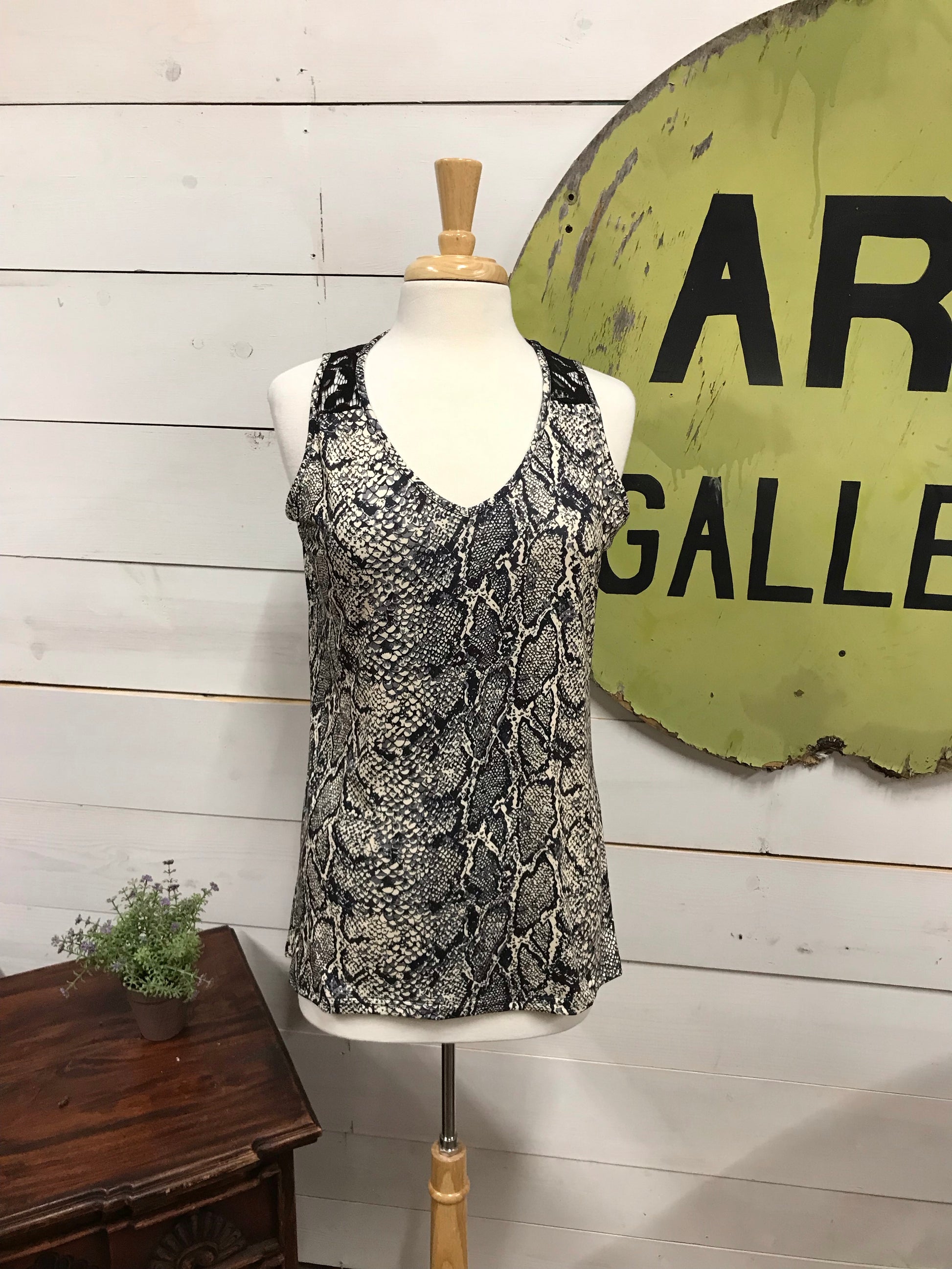 Sneaky python lace tank - The Desert Paintbrush